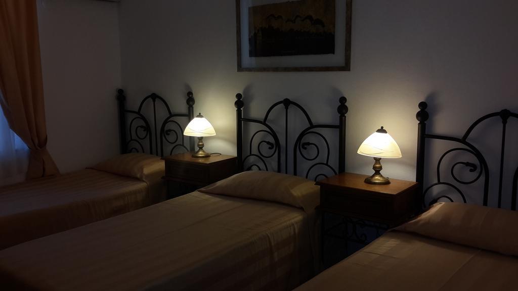 Ege Hotel Bozcaada Island Habitación foto